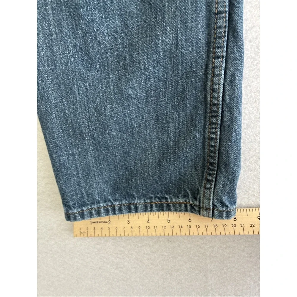 Levis features style